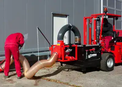Uni-Truck Laubsauger