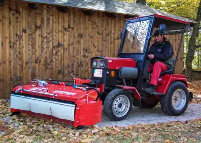 GSA Kerhmaschine kehrt Laub