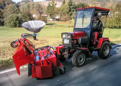 GSA 1500 an kleinem Traktor