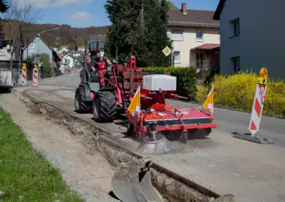 GSO 1500 an Radlader kehrt Baustelle