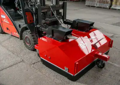 Schmutzaufnehmende Kehrmaschine GSB