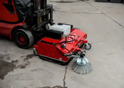 Schmutzaufnehmende Kehrmaschine GSX - Schmutzbehälter